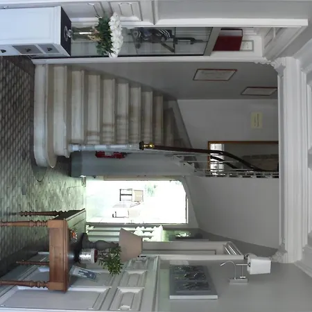 Henri Iv Hotel