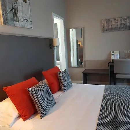Henri Iv Hotel 3*