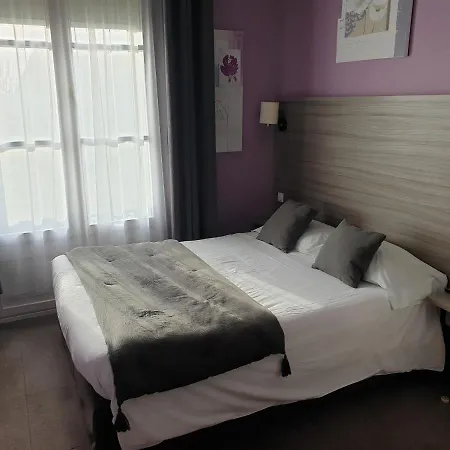 Henri Iv Hotel Coutras