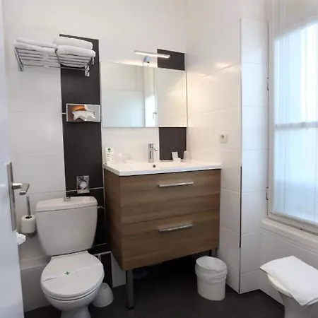 Henri Iv Hotel Coutras