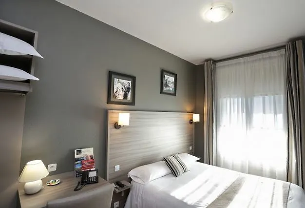 Henri Iv Hotel Coutras